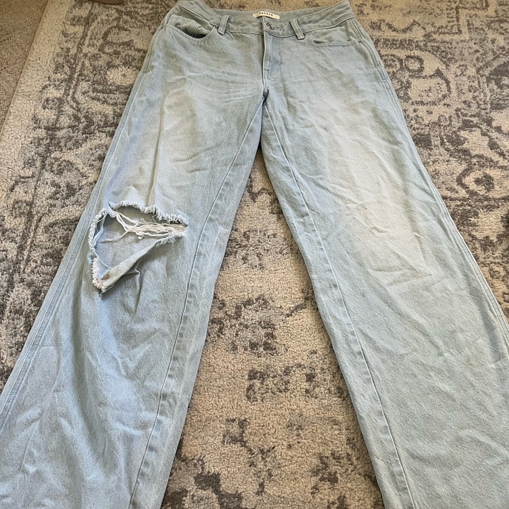 Low Rise Baggy Jeans